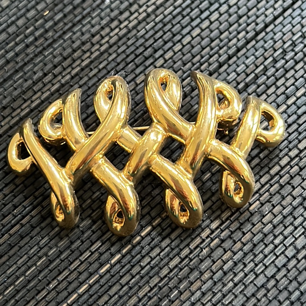 VTG Kenneth Jay Lane signed Brooch, gold color - Picture 2 of 4